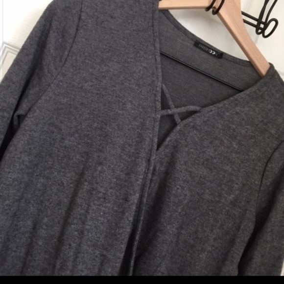 Papermoon Crosstop Blouse Gray. NEW! - Picture 2 of 5
